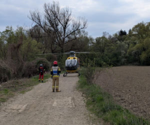 22-latek wpadł quadem do Raby. Reanimowano go na miejscu wypadku