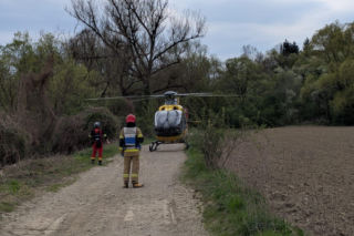 22-latek wpadł quadem do Raby. Reanimowano go na miejscu wypadku