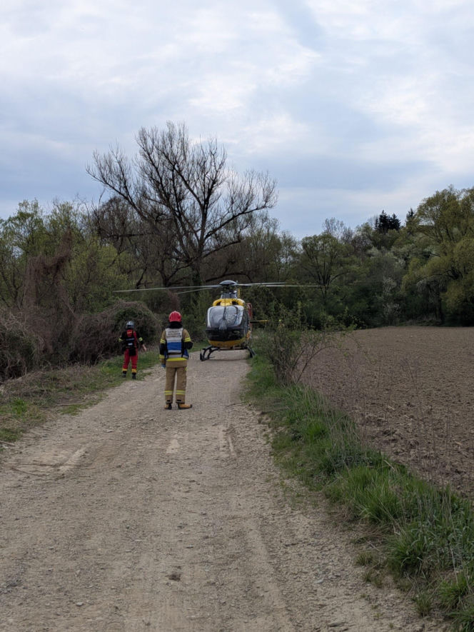 22-latek wpadł quadem do Raby. Reanimowano go na miejscu wypadku