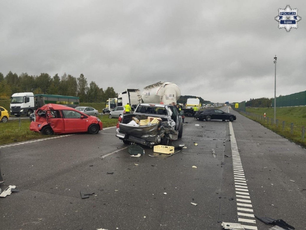 Karambol pięciu aut na A1 pod Częstochową! Są ranni