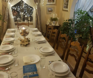 W takich warunkach mieszka Czarnek. Tak dom wygląda w środku