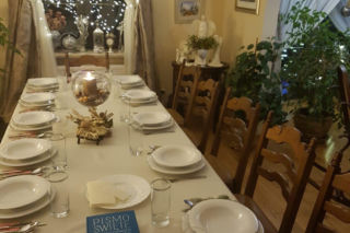 W takich warunkach mieszka Czarnek. Tak dom wygląda w środku