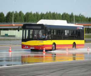 Pachołki latały jak kręgle. Tak wyglądały mistrzostwa kierowców autobusów 