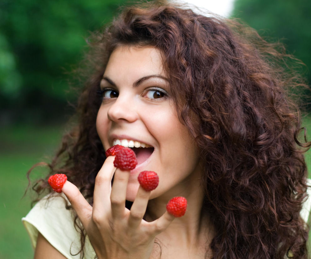 Czy alergik może jeść maliny? Ten objaw w ustach to pierwszy sygnał