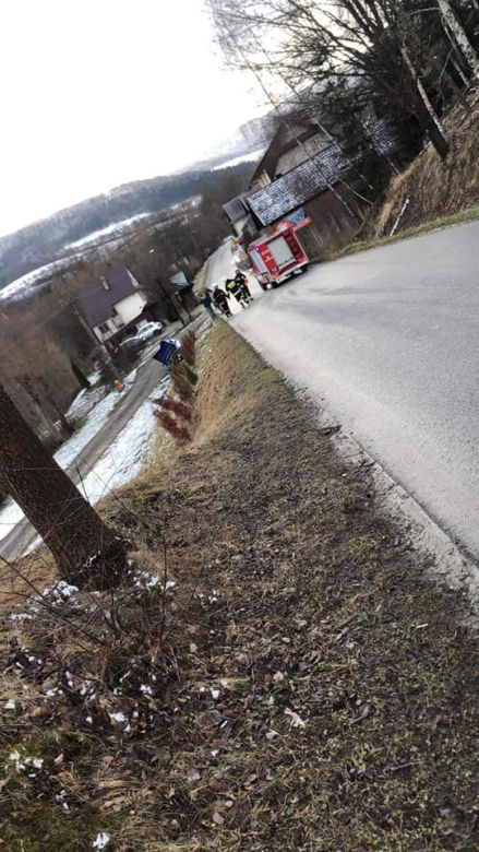 PIJANY kierowca ściął słup seatem! Miał zakaz prowadzenia pojazdów 
