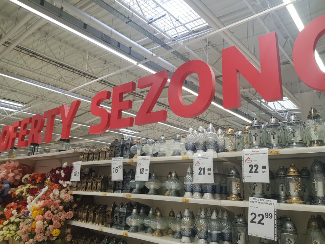 Wszystkich Świętych 2023. Ile kosztują znicze w Białymstoku? [ZDJĘCIA] 