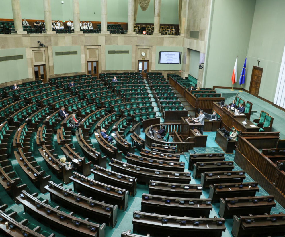 Prezydium Sejmu przegłosowało utajnienie punktu obrad. Premier przedstawi pilną informację
