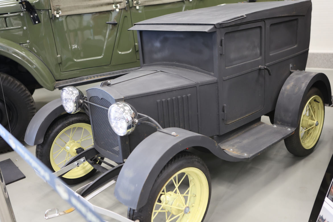Stała ekspozycja pojazdów zabytkowych – „Jaro Retro Auto Classic Garage” w Lublinie
