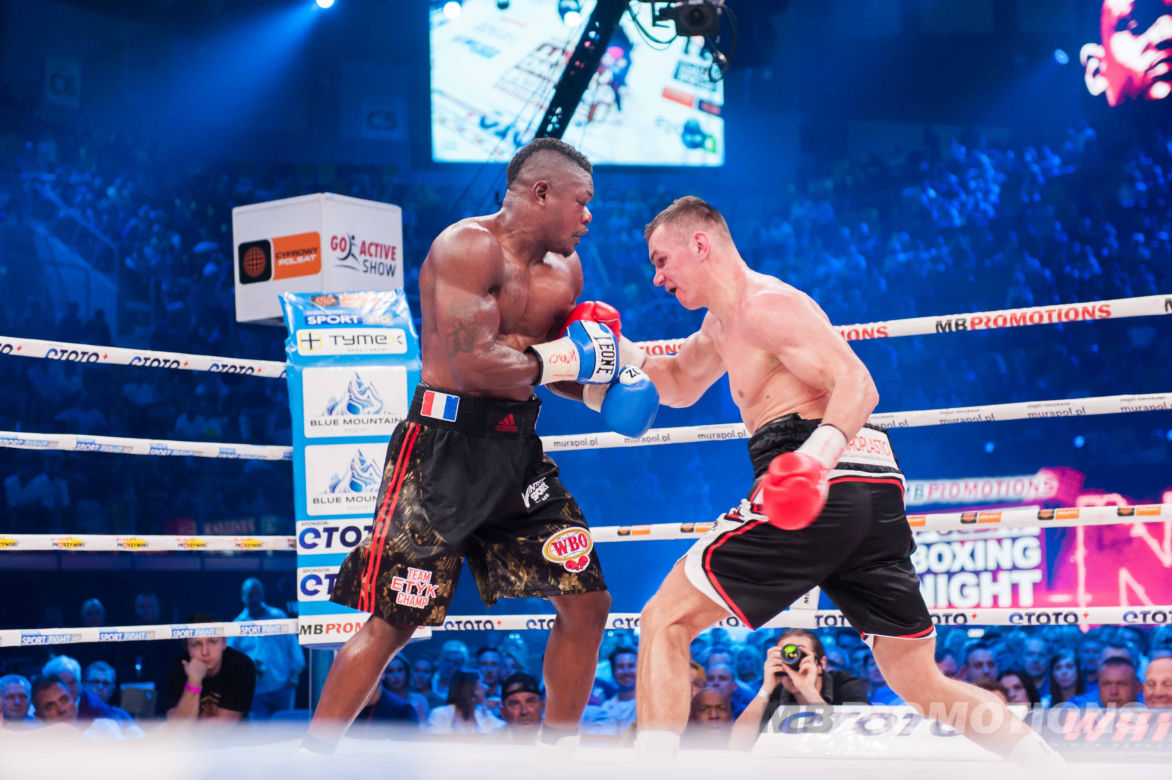 Mateusz Masternak, Youri Kalenga, walka