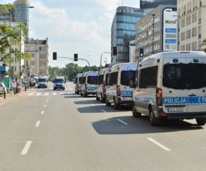Parada Równości 2021 w Warszawie: ogromne siły policji w centrum miasta	