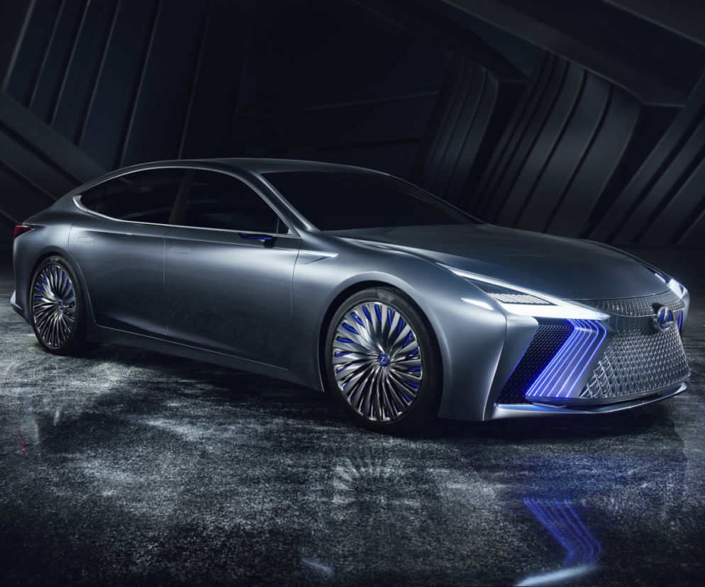 Lexus LS+