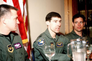 Jak uratować lotnika na wrogim terytorium?