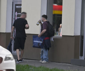 Daniel Martyniuk ładnie się bawi w Warszawie. Mamy fotki