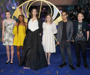 Angelina Jolie z piątką dzieci na premierze