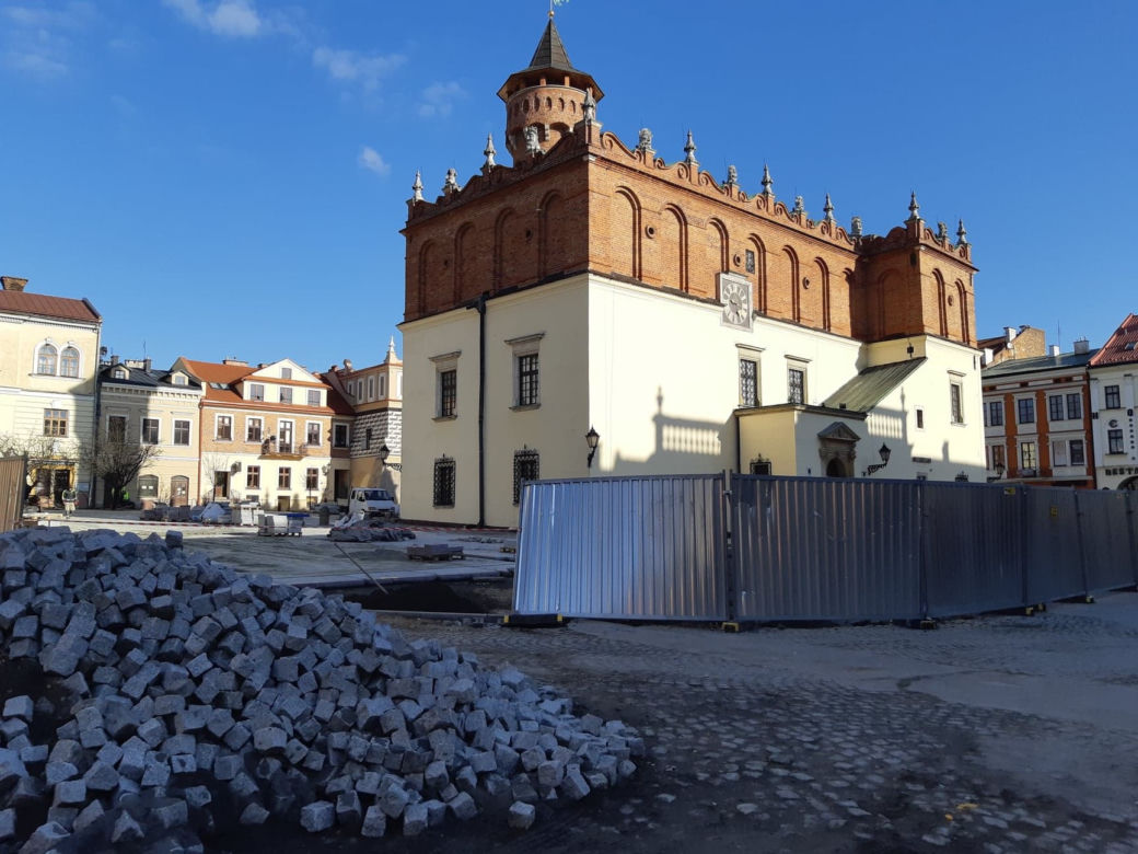 Pracom drogowców sprzyja pogoda