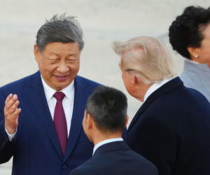 Przywódca Chin przyleciał do USA. Też przeszedł po czerwonym dywanie
