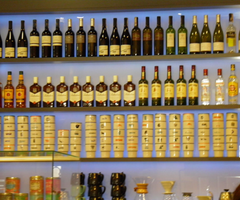 W trzech na cztery sklepy przy sprzedaży alkoholu zażądano dowodu