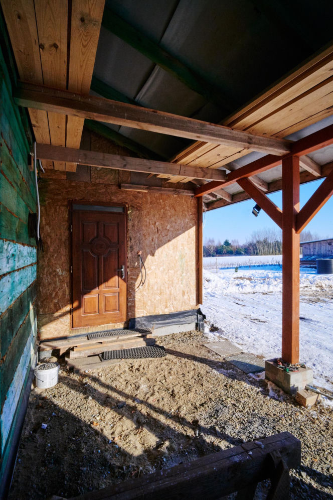 "Mama nie wróciła". Tragiczny wypadek przerwał marzenia. Ekipa "Nasz Nowy Dom" walczyła z czasem. ZDJĘCIA domu przed i po remoncie