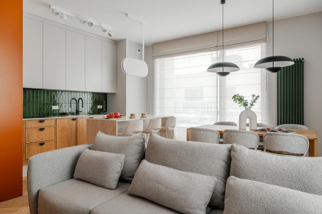 Mieszkanie w kolorach szałwiowej zieleni i ciepłej terakoty