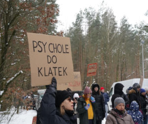Schronisko dla psów w Sobolewie zamknięte. Jeszcze w sobotę, 24 stycznia, protestowali pod nim mieszkańcy [ZDJĘCIA].