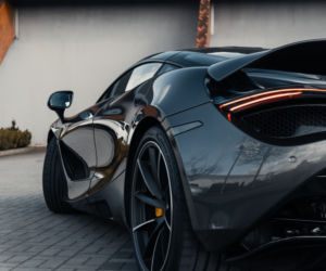 Hubert Hurkacz w McLarenie 720S Coupe