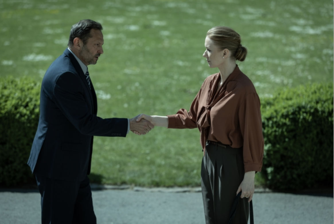 Wotum nieufności, odcinek 1: Daria Seyda (Katarzyna Dąbrowska), Krystian Hajkowski (Andrzej Konopka)