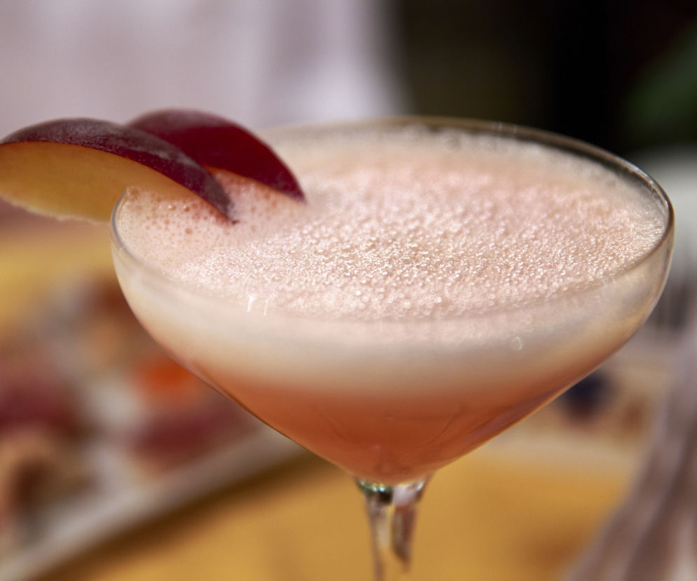bellini-z-rabarbarem-prosty-przepis-na-wiosenny-drink.jpg