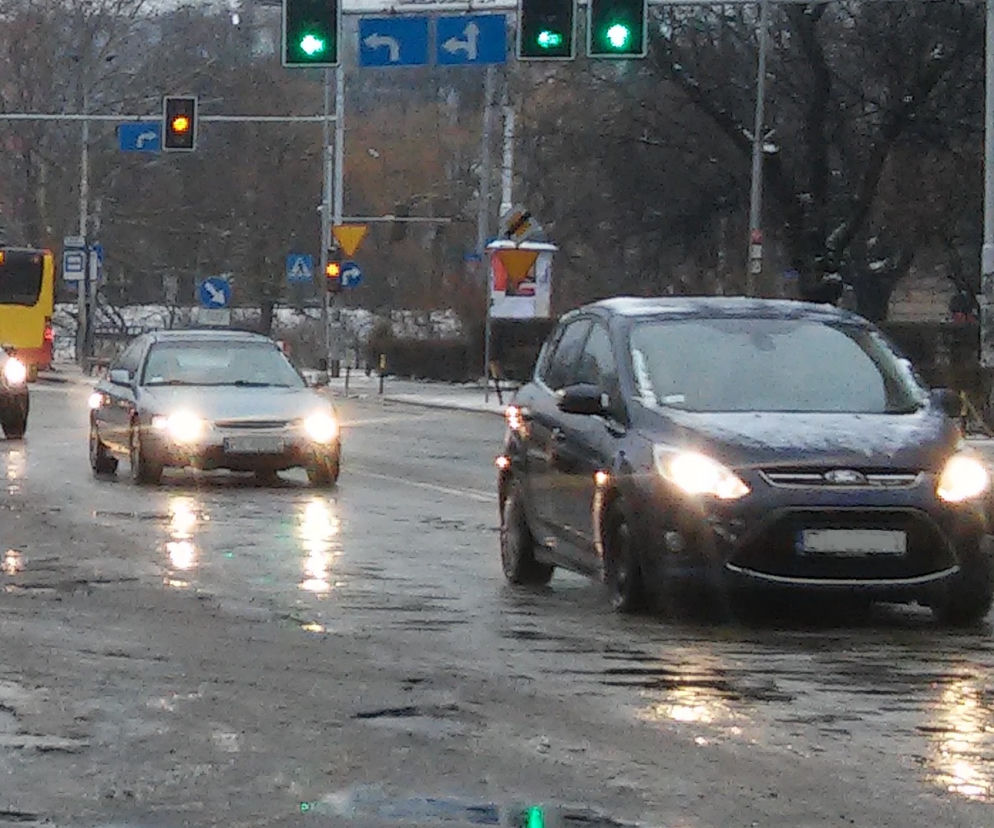 Będzie ślisko we Wrocławiu i na Dolnym Śląsku. IMGW ostrzega przed gołoledzią