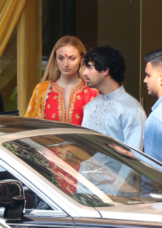 Sophie Turner i Joe Jonas w Indiach