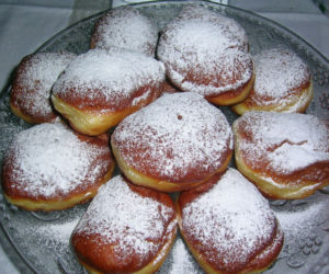 Ile kosztują pączki: Biedronka, Auchan, Lidl... Ceny pączków w łódzkich marketach