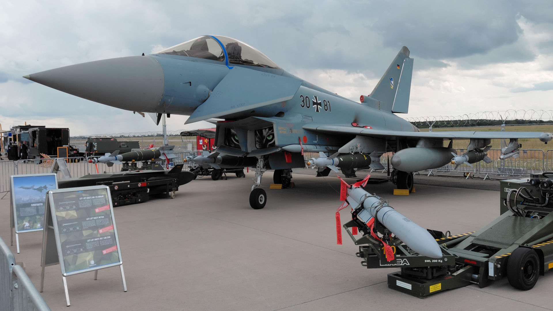 Niemiecki samolot Eurofighter Typhoon