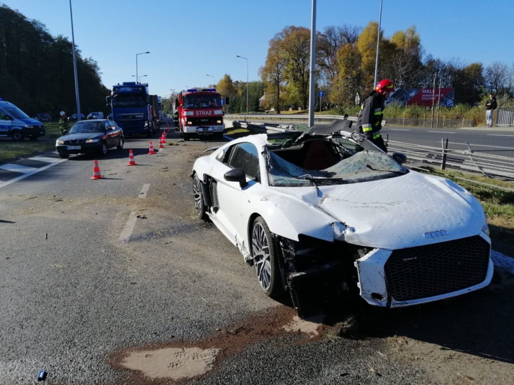 Audi R8 V10 rozbite na obwodnicy Tarnowa