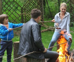 M jak miłość odc. 1079. Wojtuś (Feliks Matecki), Joanna (Barbara Kurdej-Szatan), Tomek (Andrzej Młynarczyk)