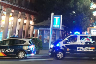 Zgwałcili 66-latkę na oczach męża. Podejrzany o brutalny atak w Madrycie na wolności
