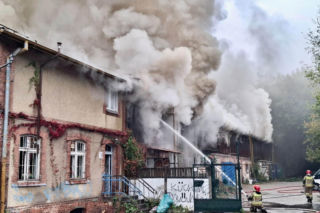 Pożar magazynu w Szczecinie. Ogień zajął halę, w akcji 7 zastępów