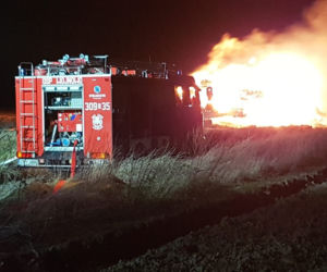 Dym widoczny był z DK 10. Strażacy walczyli z ogniem dwanaście godzin!