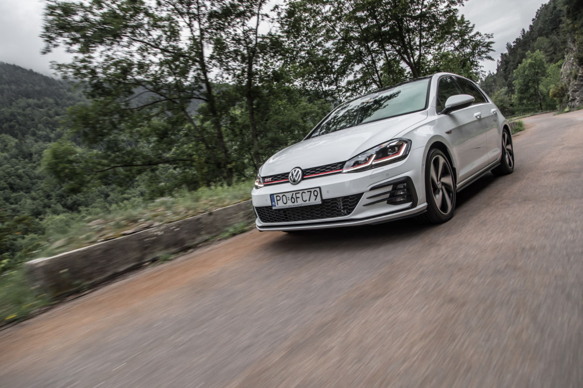Volkswagen Golf GTI 2.0 TSI 245 KM