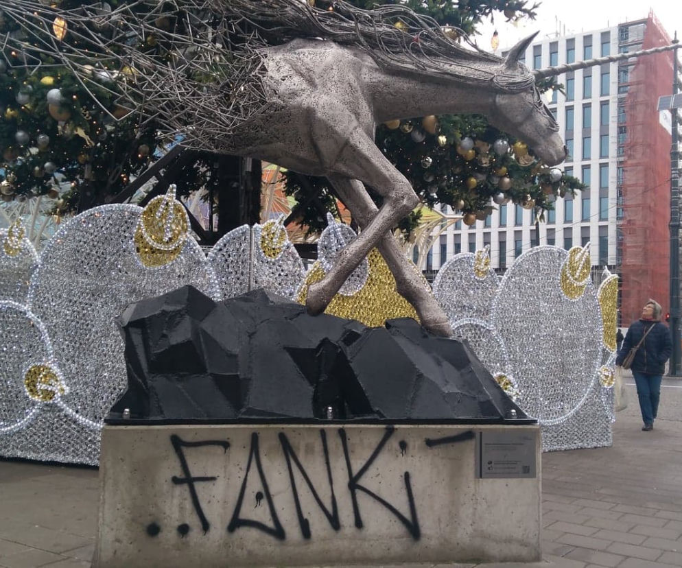 Pomnik łódzkiego jednorożca padł OFIARĄ WANDALI! Wątpię, żeby mogło się to zakończyć na mandacie karnym [AUDIO]