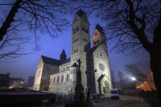 Dwaj księża z Bytomia oskarżeni o oszustwo na niewyobrażalną skalę