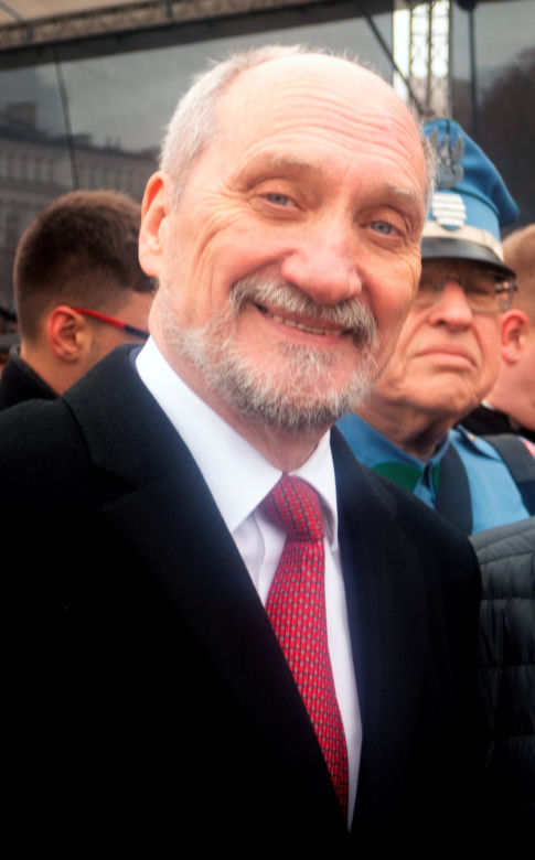 Macierewicz podrywał na bomby!