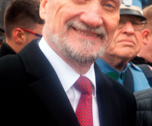 Macierewicz podrywał na bomby!