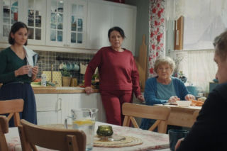 M jak miłość odc. 1927. Paweł (Rafał Mroczek), Agnes (Amanda Mincewicz), Marysia (Małgorzata Pieńkowska), Barbara (Teresa Lipowska)