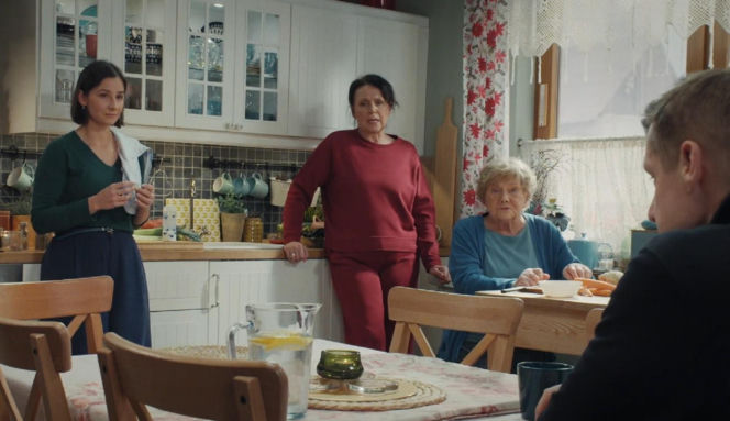 M jak miłość odc. 1927. Paweł (Rafał Mroczek), Agnes (Amanda Mincewicz), Marysia (Małgorzata Pieńkowska), Barbara (Teresa Lipowska)