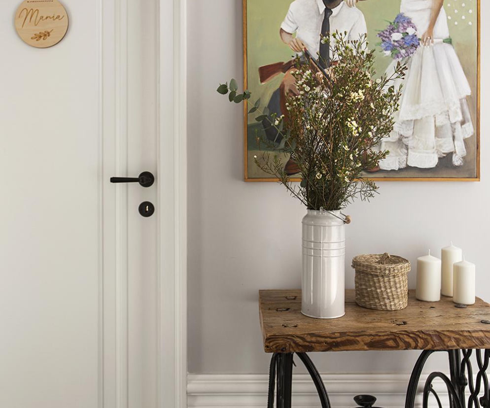 Praktyczne ściany w przedpokoju. Co położyć na ścianę w przedpokoju?
