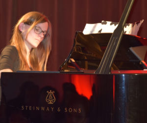 Koncert wybitnego pianisty i uzdolnionej stypendystki w Lasecznie