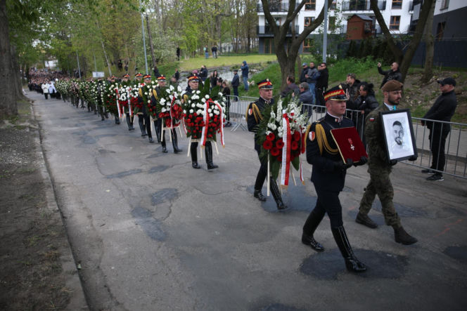 Ból, rozpacz, łzy. Poruszające sceny na pogrzebie Łukasza Litewki
