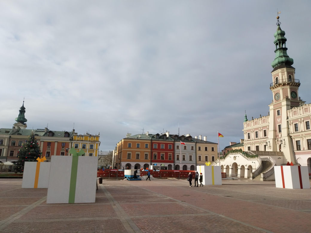 Dekoracje świąteczne na Rynku Wielkim w Zamościu