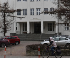 Afera na UMK w Toruniu. Profesor z Wydziału Fizyki, Astronomii i Informatyki Stosowanej podsłuchiwał studentów?