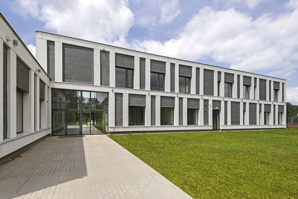 Dom Kultury i Urząd Gminy w Lubrzy