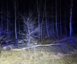 Młody kierowca mercedesa spowodował wypadek. Dwie osoby w szpitalu!